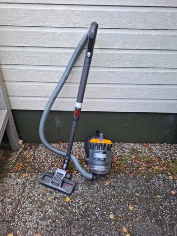 Dyson dc33c extra stofzuiger beschikbaar voor biedingen
