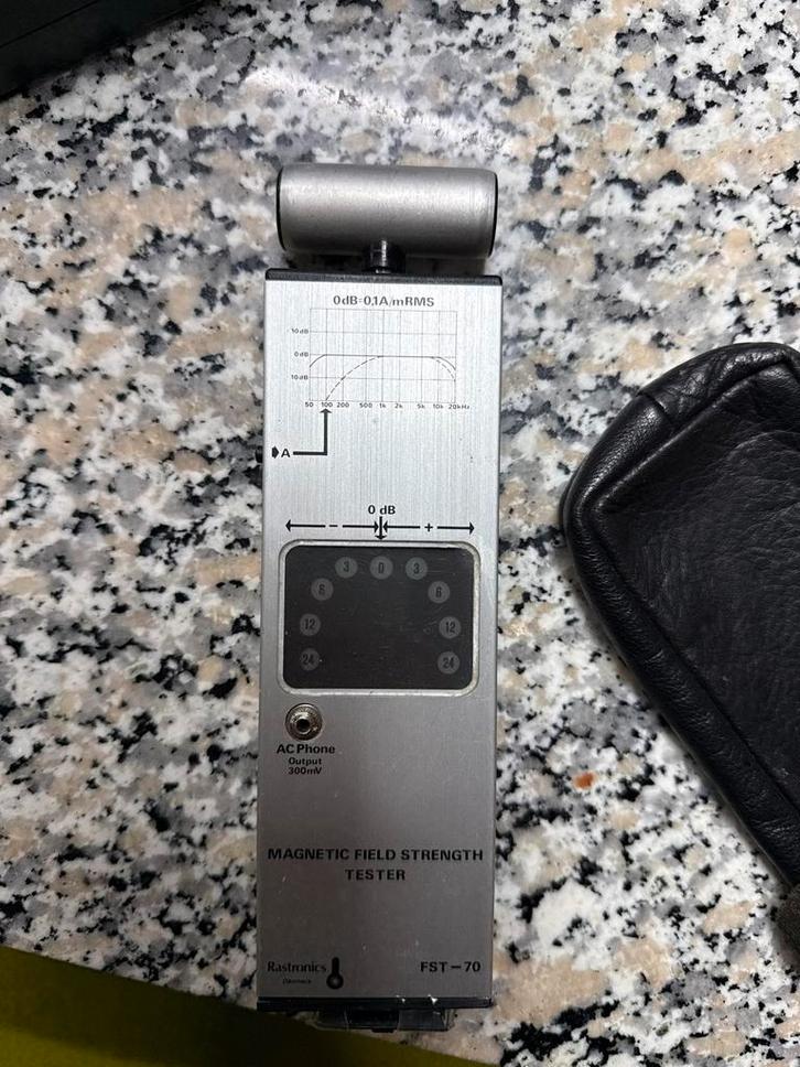 Rastronics FST-70 Magnetisch Veld Sterkte Meter, Doe-het-zelf en Verbouw, Gereedschap | Handgereedschap, Ophalen of Verzenden