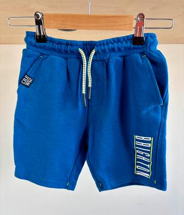 Super leuke korte broek voor jongens. Maat 116. beschikbaar voor biedingen