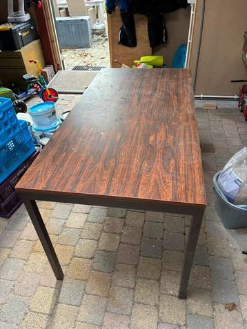 Tafel - 150cm x 75cm beschikbaar voor biedingen