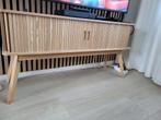 Stijlvol TV Meubel met Schuifdeuren, Ophalen, Eikenhout, 100 tot 150 cm, Zo goed als nieuw