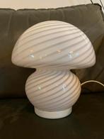 Vintage Murano witte paddenstoellamp met gedraaid patroon, Ophalen of Verzenden, Zo goed als nieuw, Glas, Minder dan 50 cm