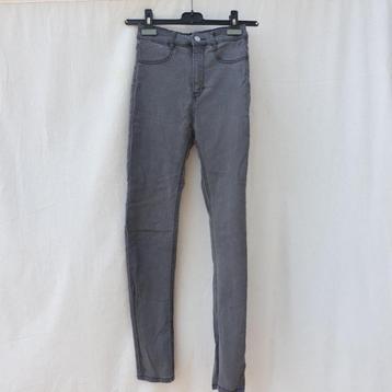 Stoere grijze skinny, spijker stretch. Mt 38. Merk Pull&Bear beschikbaar voor biedingen