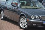 Jaguar XJ 4.2 V8 Executive | Navigatie | Xenon | Memory seat, Auto's, Jaguar, Origineel Nederlands, Te koop, Zilver of Grijs, 5 stoelen