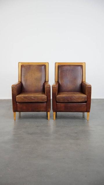 2 x Comfortabele schapenleren Art Deco design fauteuil  beschikbaar voor biedingen