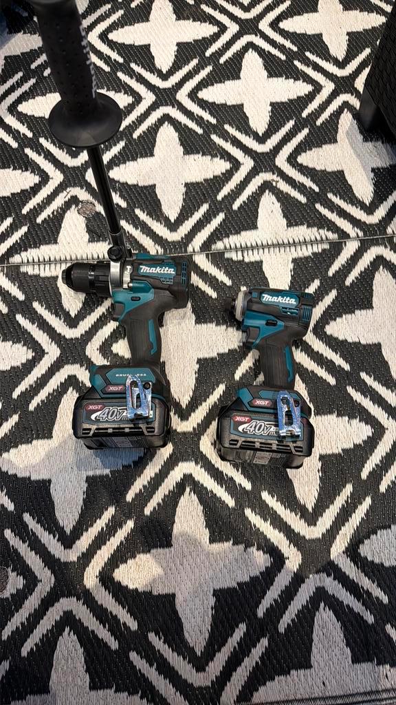 MAKITA DK0114G205 40Vmax XGT accu-machineset HP001G + TD001G, Doe-het-zelf en Verbouw, Gereedschap | Handgereedschap, Zo goed als nieuw