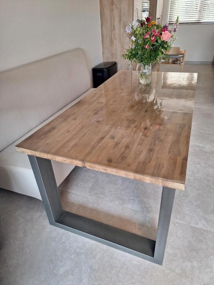 Industriële eettafel en salontafel van massief hout, Huis en Inrichting, Complete inboedels, Ophalen