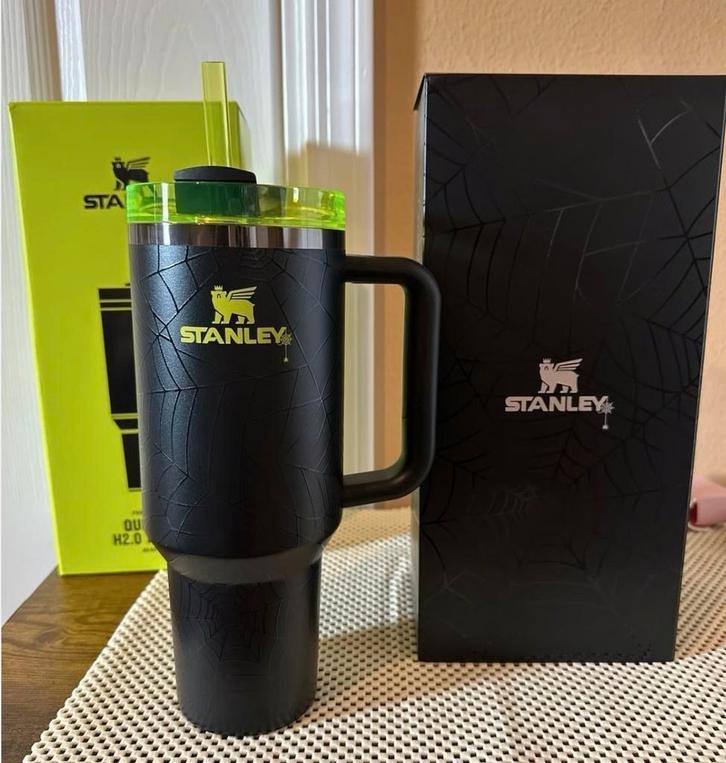 Stanley X The Halloween Quencher H2.0 FlowState Tumbler, Sport en Fitness, Bidons, Nieuw, Ophalen of Verzenden