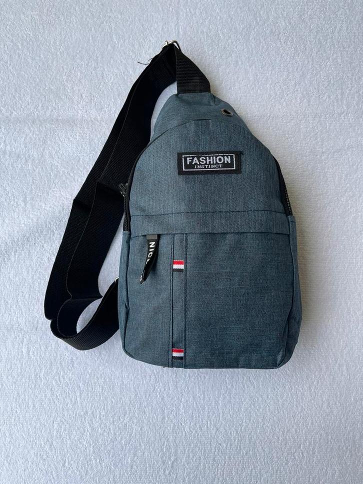 Nieuwe blauwe crossbody schoudertas merk Fashion Instinct, Sieraden, Tassen en Uiterlijk, Tassen | Rugtassen, Nieuw, Overige merken
