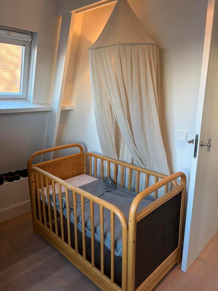 Vintage kinder ledikant / baby bed / bamboe / webbing rotan, Kinderen en Baby's, Babywiegjes en Ledikanten, Gebruikt, Ledikant