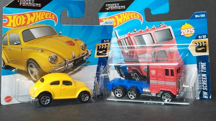 Volkswagen VW Bumblebee Optimus Prime 1:64 Hotwheels Pol, Hobby en Vrije tijd, Modelauto's | Overige schalen, Zo goed als nieuw