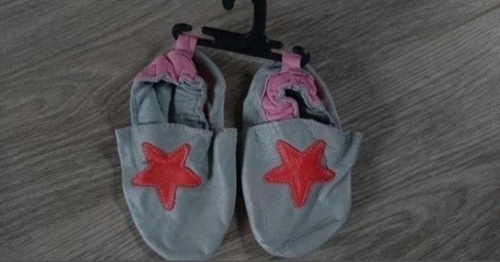 leren slofjes Hema leer, Kinderen en Baby's, Babykleding | Schoentjes en Sokjes, Zo goed als nieuw, Meisje, Slofjes, Ophalen of Verzenden