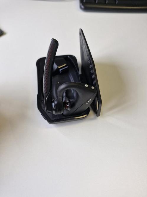 Plantronics Bluetooth Headset met Oplaadcase, Computers en Software, Headsets, Zo goed als nieuw, Over-ear, Bedraad, Mute-functie