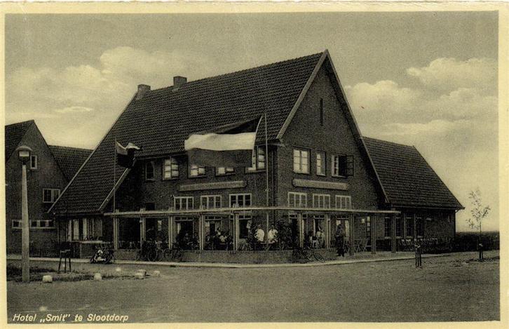 Hotel Smit te Slootdorp - 1934 gelopen, Verzamelen, Ansichtkaarten | Nederland, Gelopen, Noord-Brabant, Voor 1920, Ophalen of Verzenden