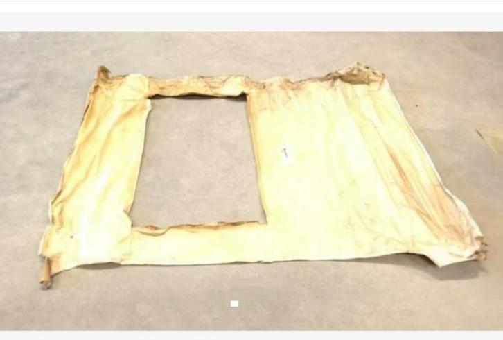 Hoes 204 Peugeot 404 luchtroostertje voor dashboard paravane, Auto diversen, Autohoezen, Gebruikt, Ophalen of Verzenden