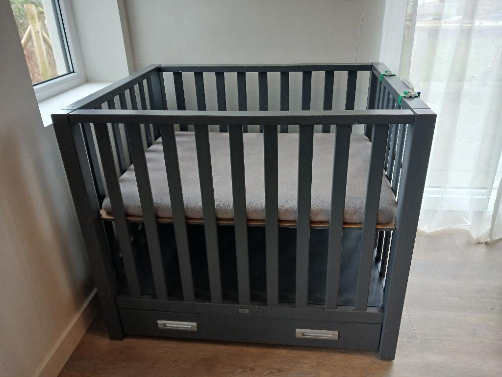 Babybox grijs met matrasje en evt. boxkleed, Kinderen en Baby's, Boxen, Ophalen, Gebruikt, Rechthoekig, In hoogte verstelbaar