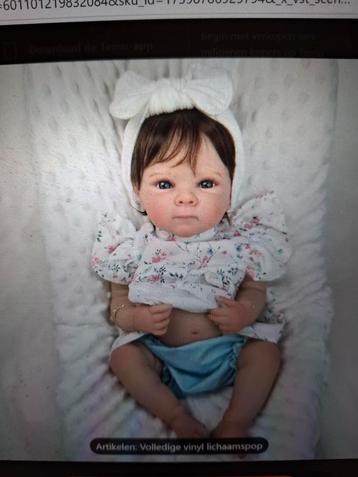 Prachtige Babypop beschikbaar voor biedingen
