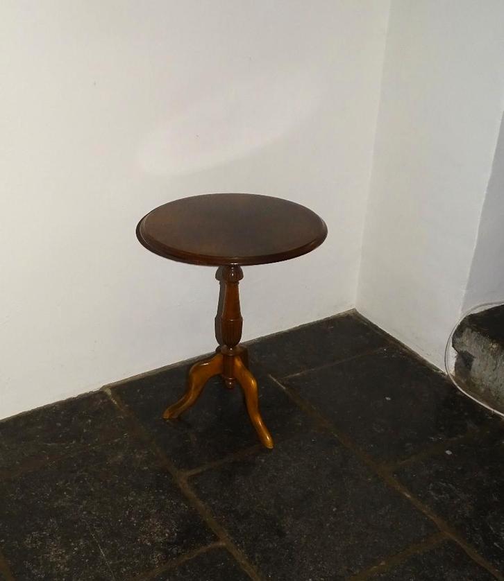 oud tafeltje bijzettafeltje tafel bijzettafel, Antiek en Kunst, Curiosa en Brocante, Ophalen