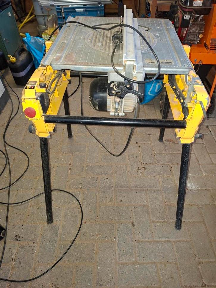 Dewalt Zaagtafel - Gebruikt, Doe-het-zelf en Verbouw, Gereedschap | Zaagmachines, Gebruikt, Cirkelzaag, 1200 watt of meer, 70 mm of meer