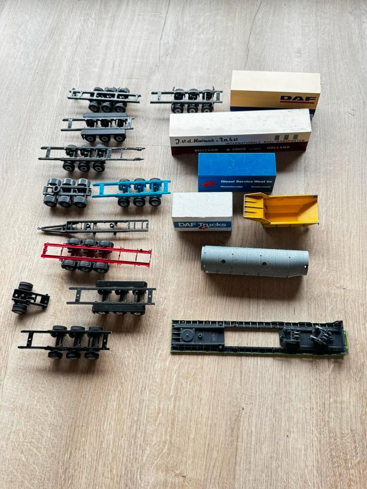 WSI TEKNO VERBOUW CHASSIS OPBOUW SCHMITZ LAG, Hobby en Vrije tijd, Modelauto's | 1:50, Gebruikt, Bus of Vrachtwagen, Overige merken