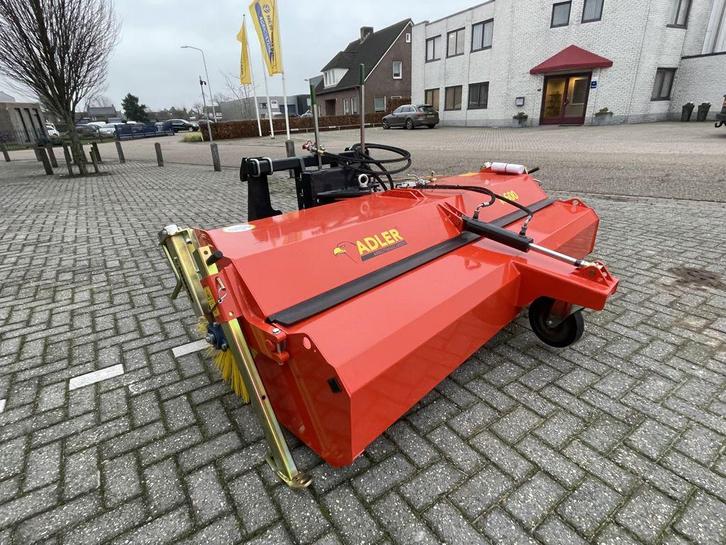 Adler K600-240 Veegmachine, Zakelijke goederen, Machines en Bouw | Onderhoud en Reiniging