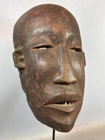 250518 Zeldzaam Afrikaans Makonde masker uit Tanzania. beschikbaar voor biedingen