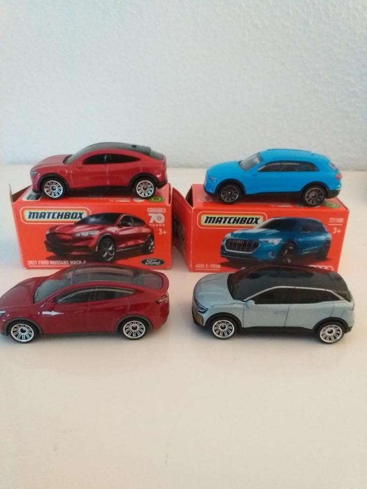 11x div Matchbox, Hobby en Vrije tijd, Modelauto's | Overige schalen, Zo goed als nieuw, Auto, Ophalen of Verzenden