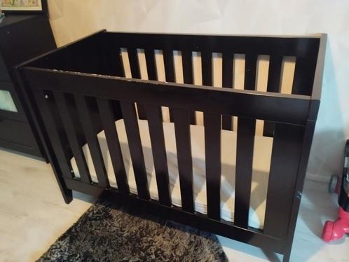 Twf ledikant en commode., Kinderen en Baby's, Kinderkamer | Complete kinderkamers, Zo goed als nieuw, Jongetje of Meisje, Ophalen