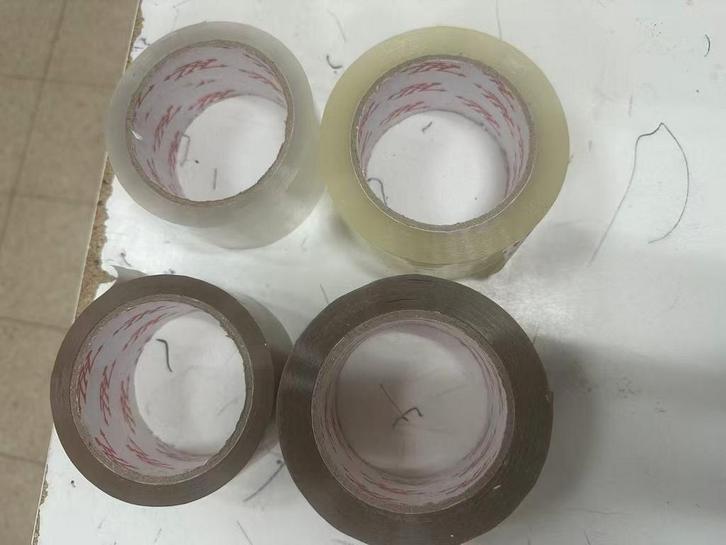 Grote partij plakband / tape 2 maten 2 kleuren, Zakelijke goederen, Partijgoederen en Retail | Verpakking en Verzending, Ophalen