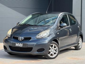 Toyota Aygo 1.0-12V Comfort Navigator - Airco - Navi - 5Drs  beschikbaar voor biedingen