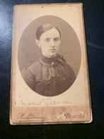 cdv carte de visite jongedame R Lammers Dragten met naam, Verzamelen, Verzenden, Voor 1940, Zo goed als nieuw, Foto