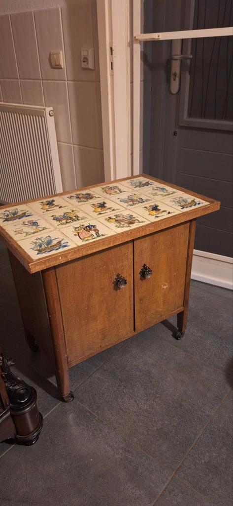 Antiek Thee/Serveerkastje met Tegeltjes, Antiek en Kunst, Antiek | Meubels | Kasten, Ophalen