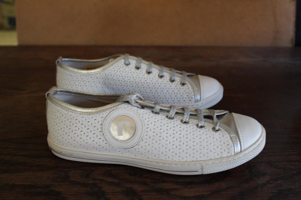 Renata vlot zilver/wit leren schoenen mt 37 SUPERKOOPJE