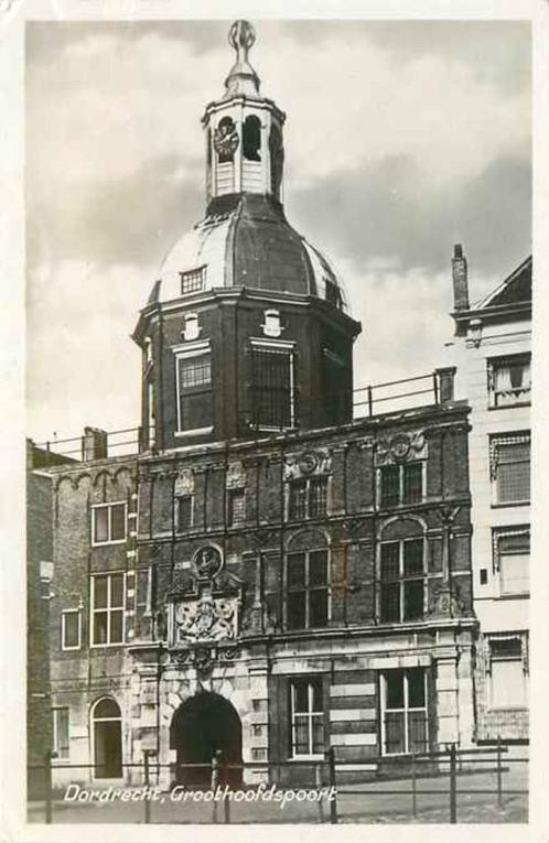 (301-003-007) Dordrecht Groothoofdspoort, Verzamelen, Ansichtkaarten | Nederland, Zuid-Holland, Verzenden