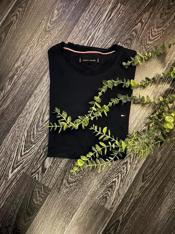 Tommy Hilfiger t-shirt beschikbaar voor biedingen