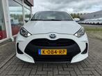 Toyota Yaris 1.5 Hybrid Active, Auto's, Toyota, Gebruikt, Met garantie (alle), 450 kg, Wit
