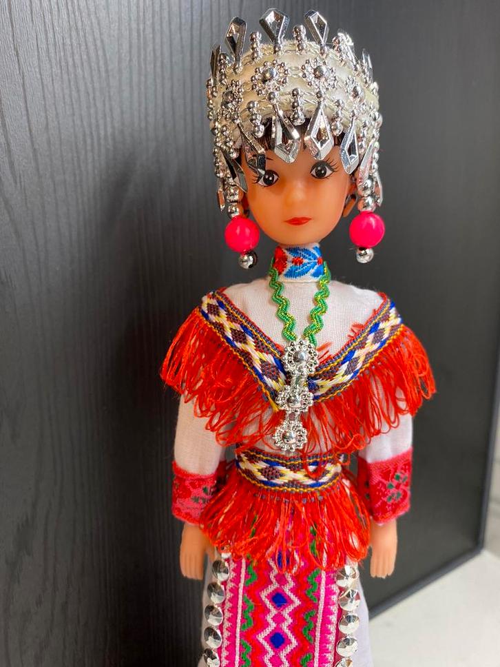 Vintage pop (Oud Chinees etnische volk), Verzamelen, Poppen, Zo goed als nieuw, Pop, Ophalen of Verzenden