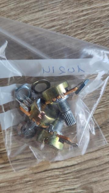 Nisel Potmeters - Set Gebruikt beschikbaar voor biedingen
