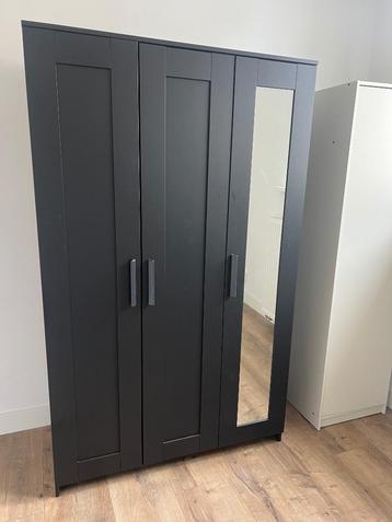 Zwarte kledingkast IKEA  beschikbaar voor biedingen
