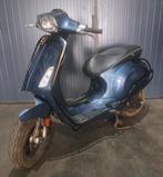 Vespa Sprint snorscooter met schade, Fietsen en Brommers, Ophalen, Gebruikt