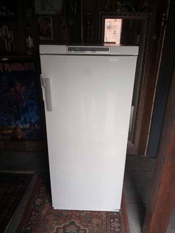 Goedwerkende vriezer merk aeg, Witgoed en Apparatuur, Vriezers en Diepvrieskisten, Zo goed als nieuw, Minder dan 60 cm, Ophalen of Verzenden