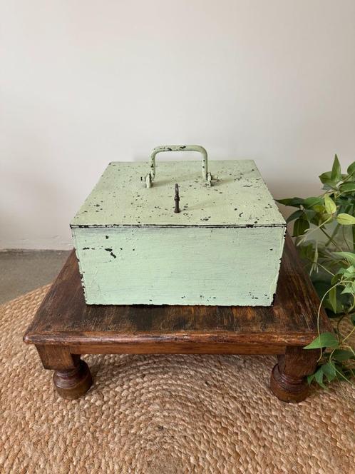 Vintage brandkist / geldkist met sleutel - 90 jaar oud -11kg, Antiek en Kunst, Curiosa en Brocante, Ophalen of Verzenden