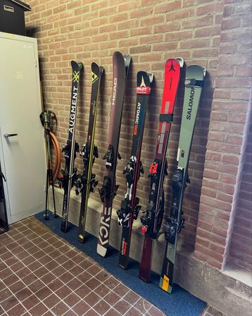Waxen en slijpen ski’s beschikbaar voor biedingen
