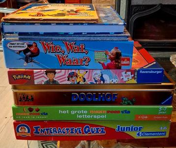 Spelletjes pakket + 3 boekjes beschikbaar voor biedingen