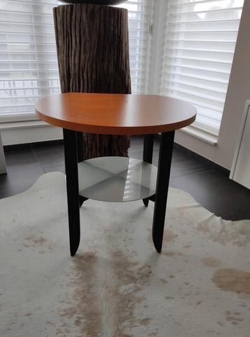 Bijzettafel Beukenhout + Glazen Schapje (ca 62,5 x 60 cm) beschikbaar voor biedingen