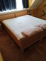 Gratis; 2 persoons bed 180 X 210 met nachtkastjes, Ophalen, Gebruikt, 210 cm, Tweepersoons