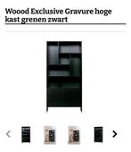 Kast woood gravure / vakkenkast, Huis en Inrichting, Kasten | Vitrinekasten, Ophalen of Verzenden, Zo goed als nieuw, 25 tot 50 cm