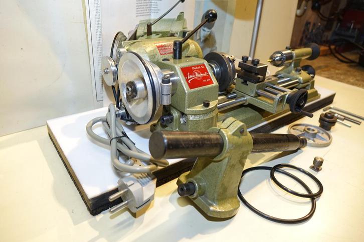 z.g. Emco unimat hobby metaal draaibank met lamp en manual, Doe-het-zelf en Verbouw, Draaibanken, Zo goed als nieuw, Metaaldraaibank