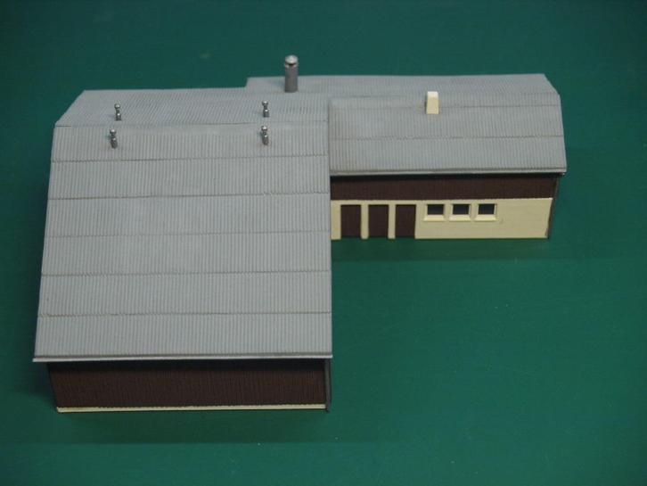 Kibri 7026 boerderij, zeer netjes gebouwd en geschilderd, Hobby en Vrije tijd, Modeltreinen | N-Spoor, Zo goed als nieuw, Brug, Tunnel of Gebouw