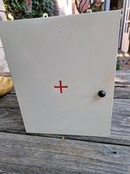 Vintage EHBO-kastje met rood kruis, Ophalen